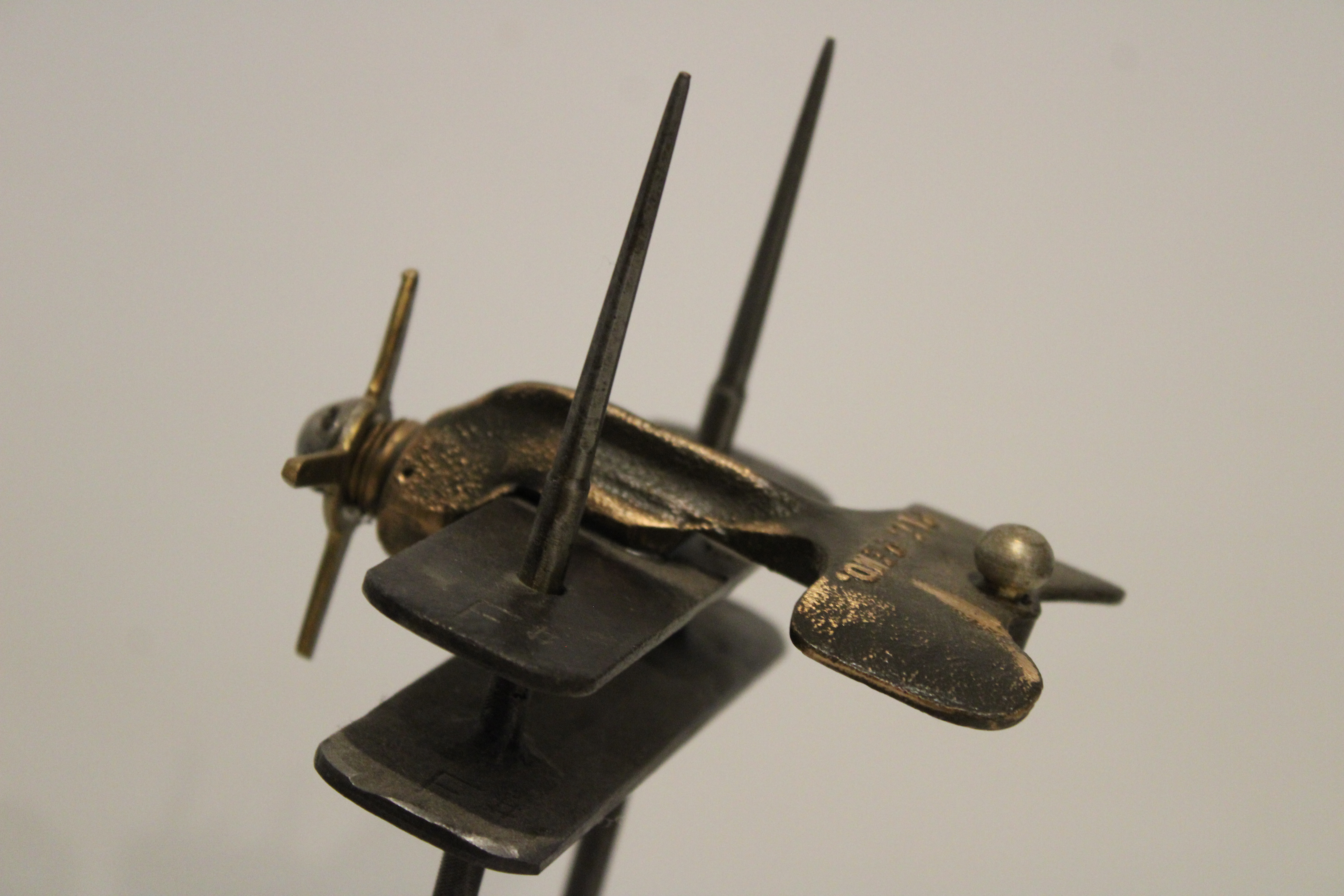 Zoomed-in view of Biggles sculpture